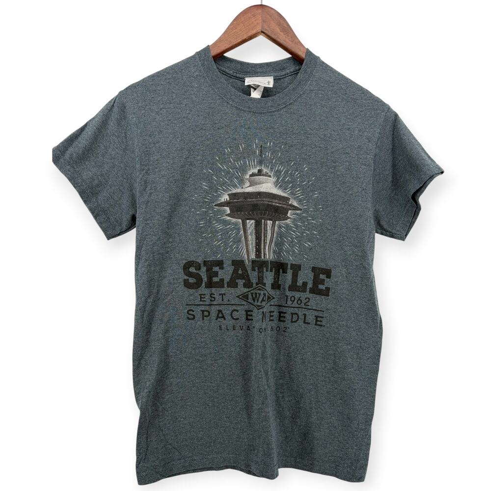 Seattle Space Needle Gray Graphic T-Shirt Size Small Tourist Souvenir Tee